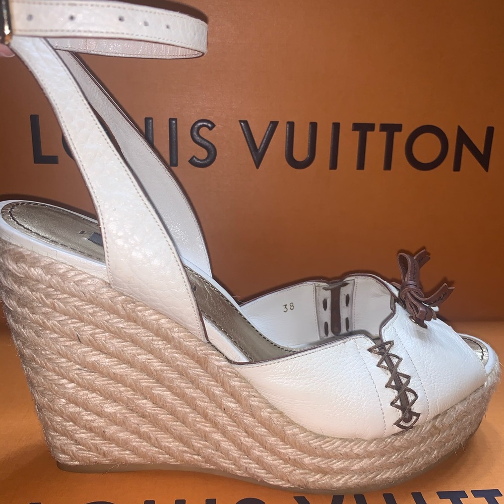 Louis Vuitton Manyara ankle strap Wedge Sandal - Picture 3 of 9